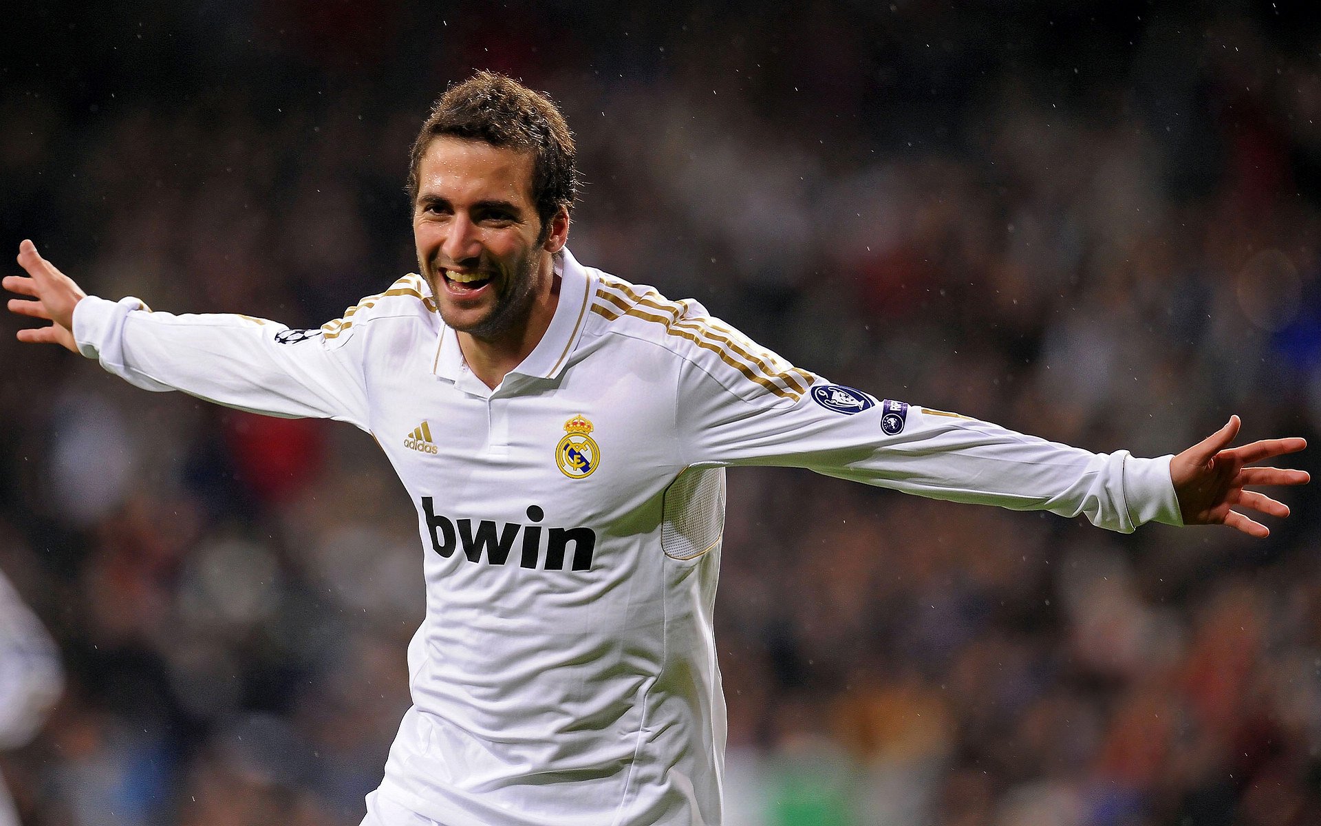 开云体育官方-勇士追逐荣耀，再次冲击最高峰，勇士队追梦